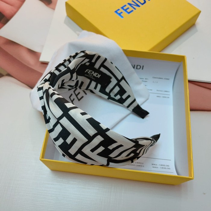 入手困難 フェンディ n級品 レディース カチューシャ