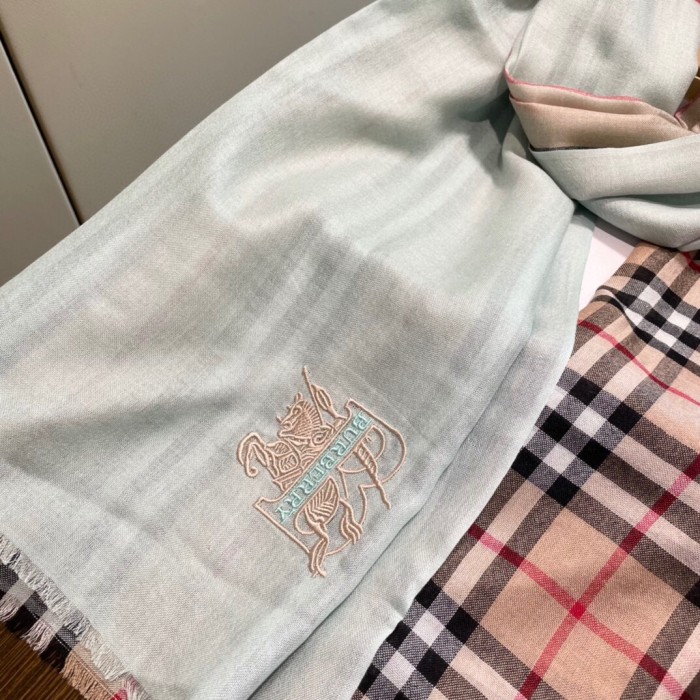新作 Burberryバーバリー コピー 純カシミヤチェックのマフラー