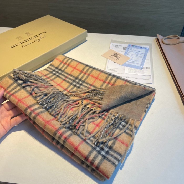 使い勝手良し Burberryバーバリー 激安偽物 両面カシミヤマフラー