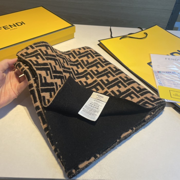 【限定】Fendi フェンディ 偽物通販 両面 マフラー