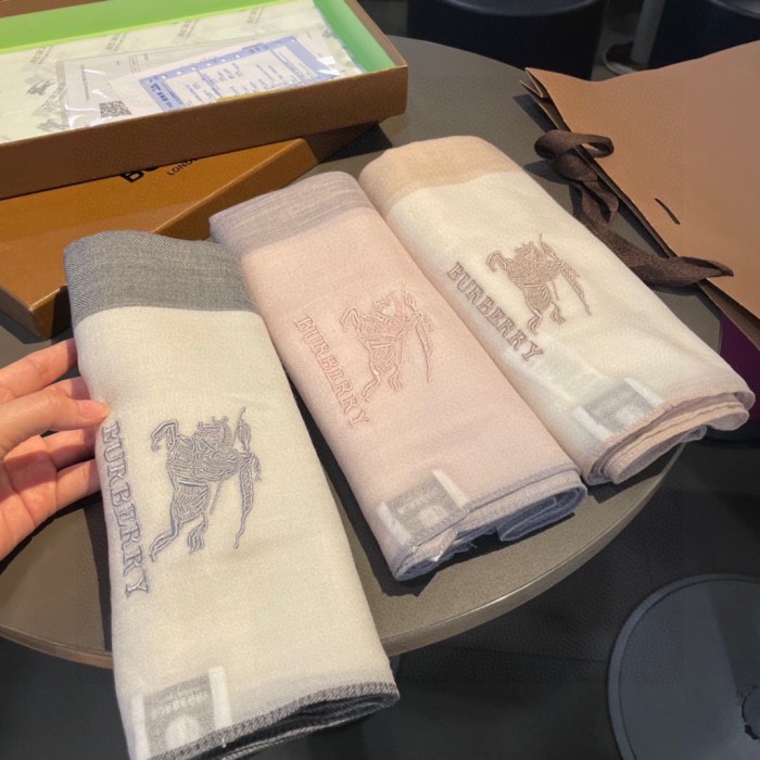 稀少 Burberryバーバリー 激安偽物 極薄カシミヤチェックストール