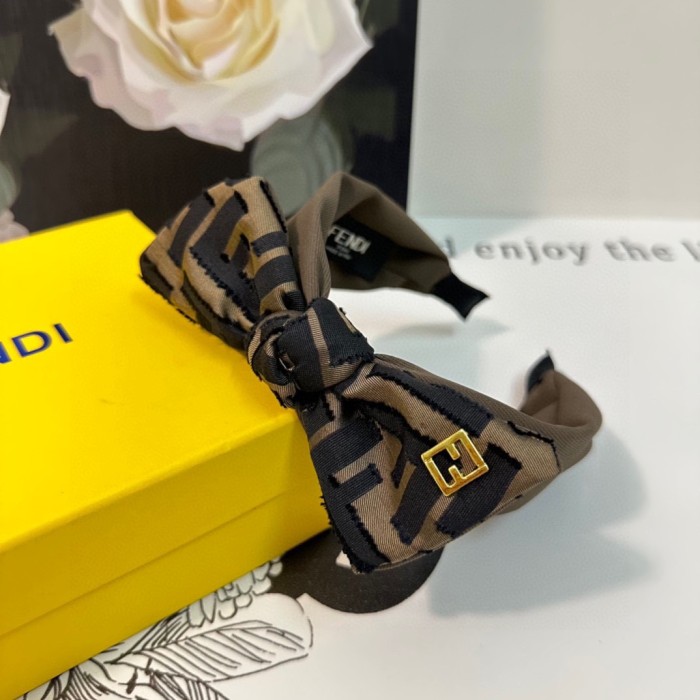 使い勝手良し フェンディ コピーおすすめ レディース カチューシャ