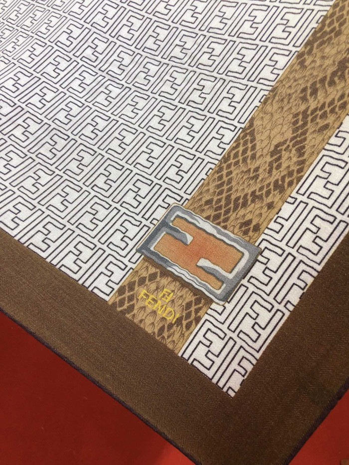 ★超人気 Fendi フェンディ 激安偽物 レディースビロードのスカーフ