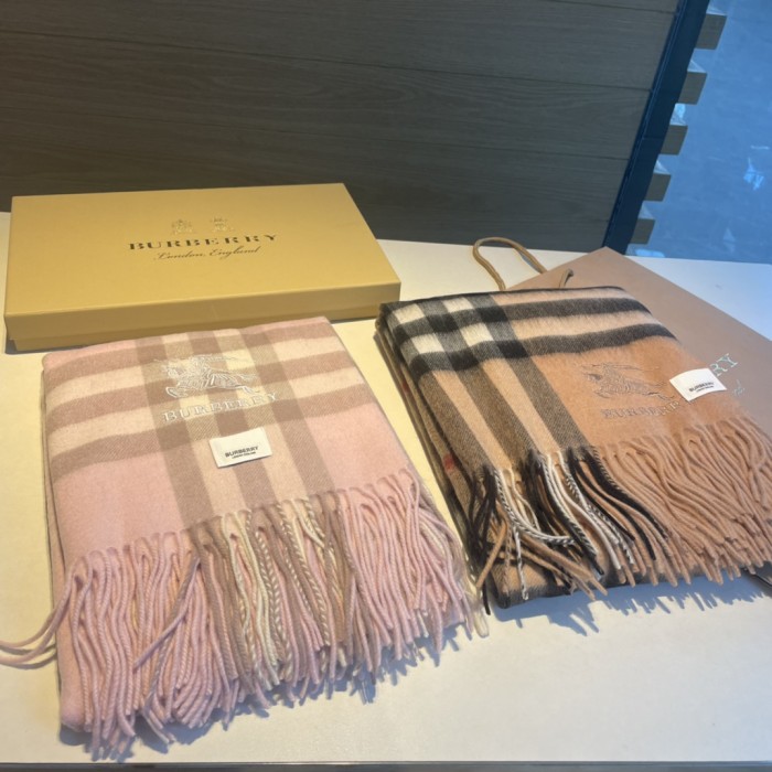 日本未入荷 Burberryバーバリー 激安通販 レディースマフラー
