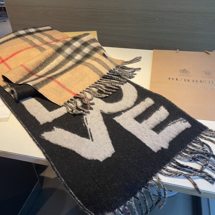 【話題商品！】Burberryバーバリー コピー最新リバーシブルスカーフ