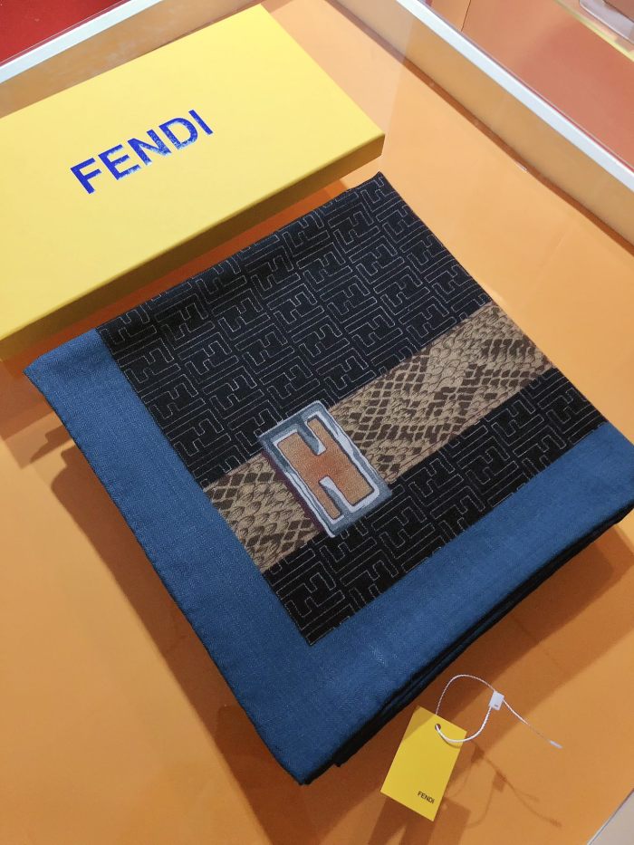 稀少 Fendi フェンディ コピーおすすめ レディースビロードのスカーフ