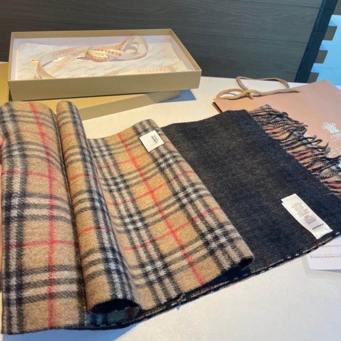 超奇跡の入荷☆ Burberryバーバリー コピー 両面カシミヤマフラー