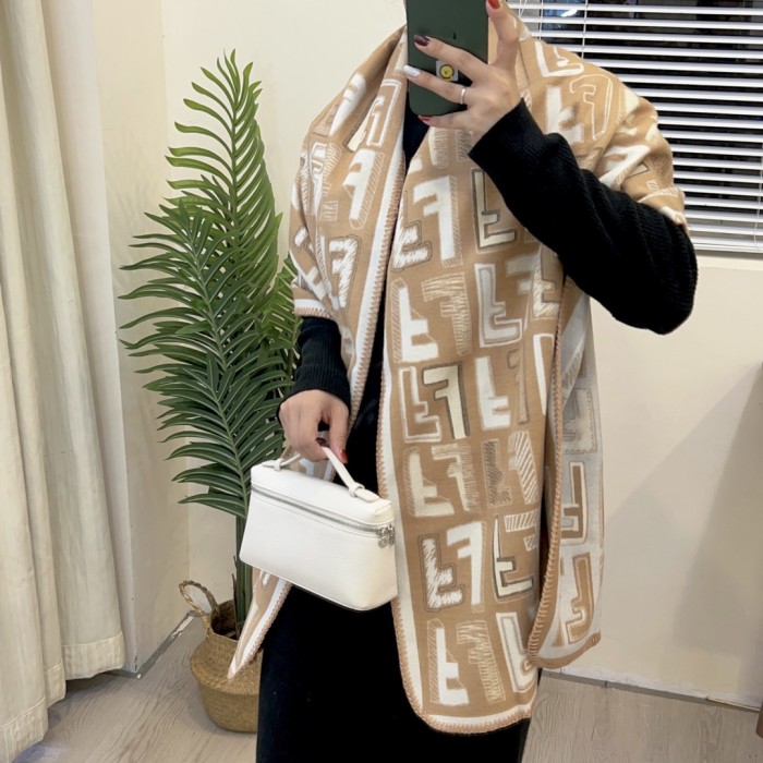 超奇跡の入荷☆ フェンディ n級品 レディース マフラー