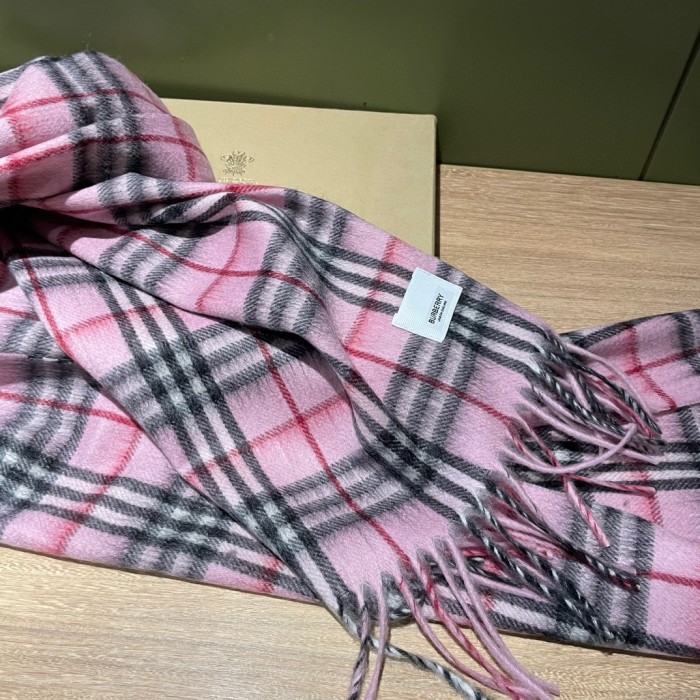★超人気 Burberryバーバリー 偽物通販 カップルスタイルマフラー