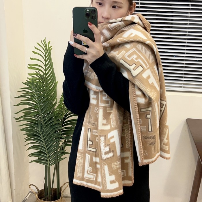 超奇跡の入荷☆ フェンディ n級品 レディース マフラー