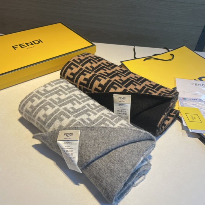 【限定】Fendi フェンディ 偽物通販 両面 マフラー