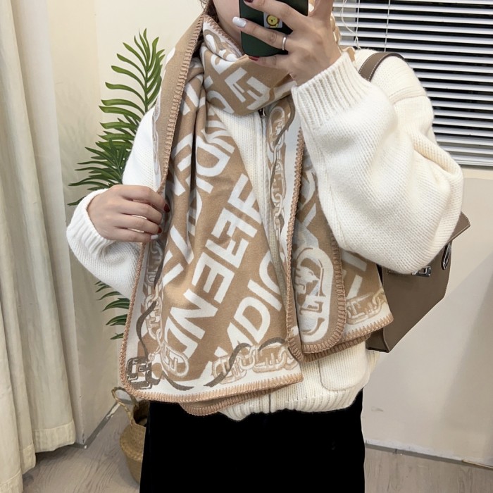 追跡付 フェンディスーパーコピー レディース マフラー