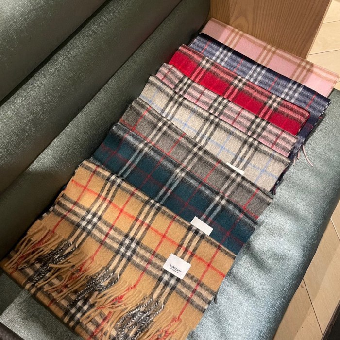 ★超人気 Burberryバーバリー 偽物通販 カップルスタイルマフラー