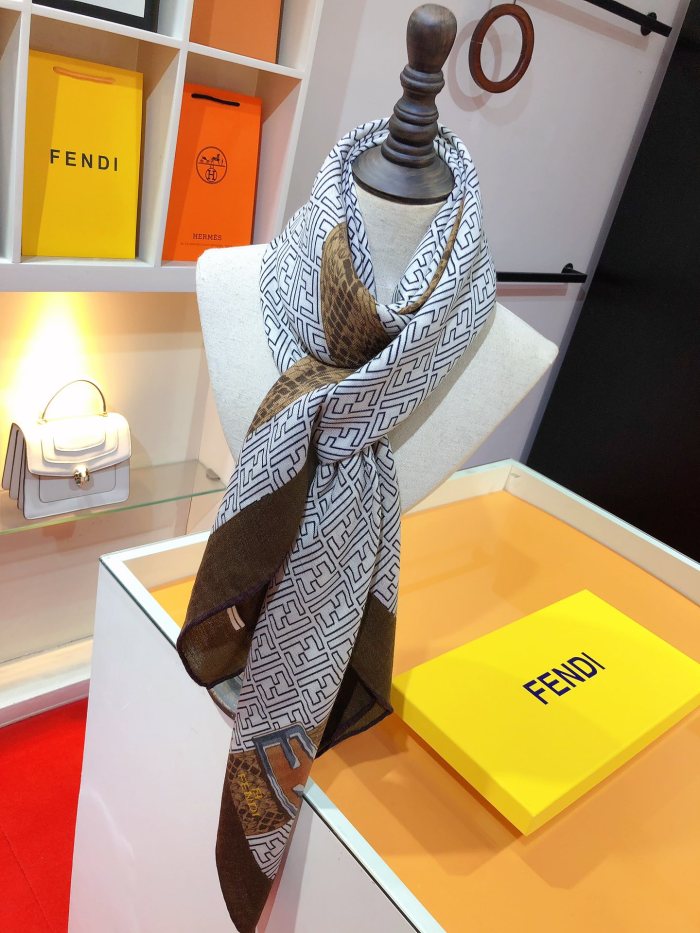 ★超人気 Fendi フェンディ 激安偽物 レディースビロードのスカーフ