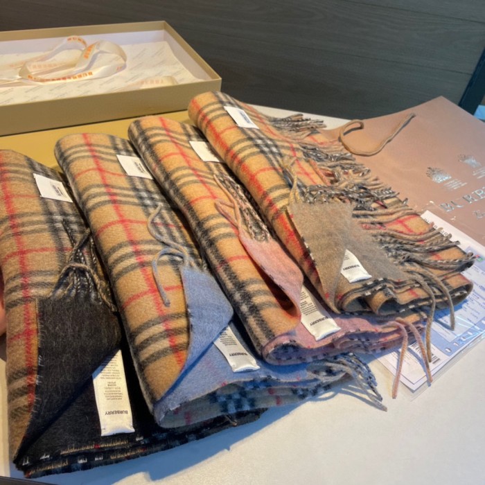 超奇跡の入荷☆ Burberryバーバリー コピー 両面カシミヤマフラー