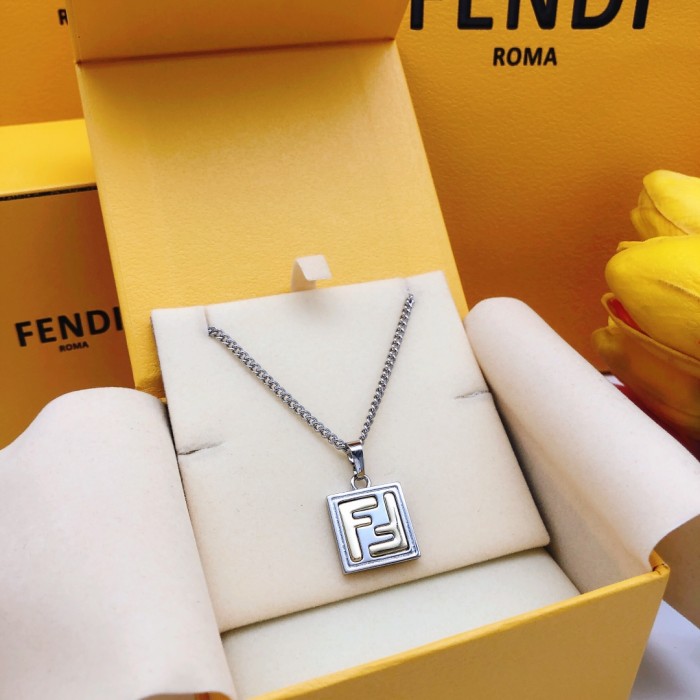 超奇跡の入荷☆ フェンディn級品 レディース ネックレス