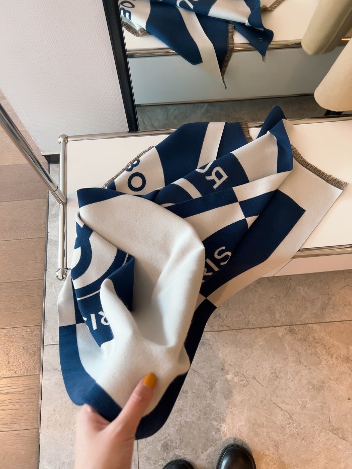 超奇跡の入荷☆ Chanelシャネル 偽物通販 定番カシミヤストール丸ロゴ両面ロングタオル
