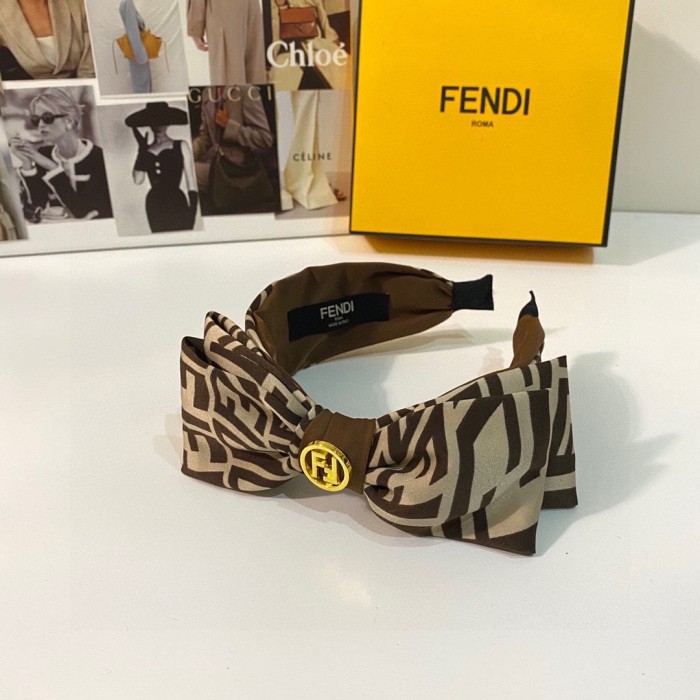 日本未入荷 フェンディ激安偽物 レディース カチューシャ