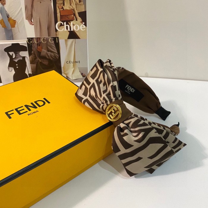 日本未入荷 フェンディ激安偽物 レディース カチューシャ