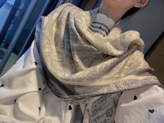 超奇跡の入荷☆ Dior ディオール コピーおすすめ ベルベットのスカーフ