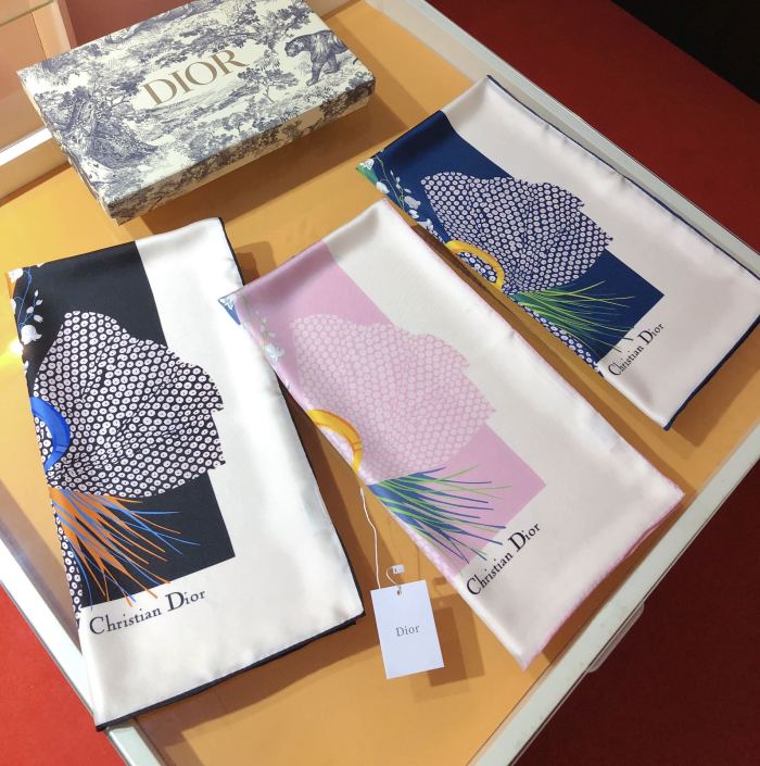 超奇跡の入荷☆ Dior ディオール コピーおすすめ シルクスカーフは