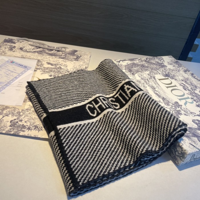 日本未入荷 Dior ディオール コピー アルファベットプリントニット