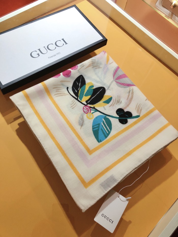 追跡付 Gucciグッチ スーパーコピー ベルベットのスカーフが