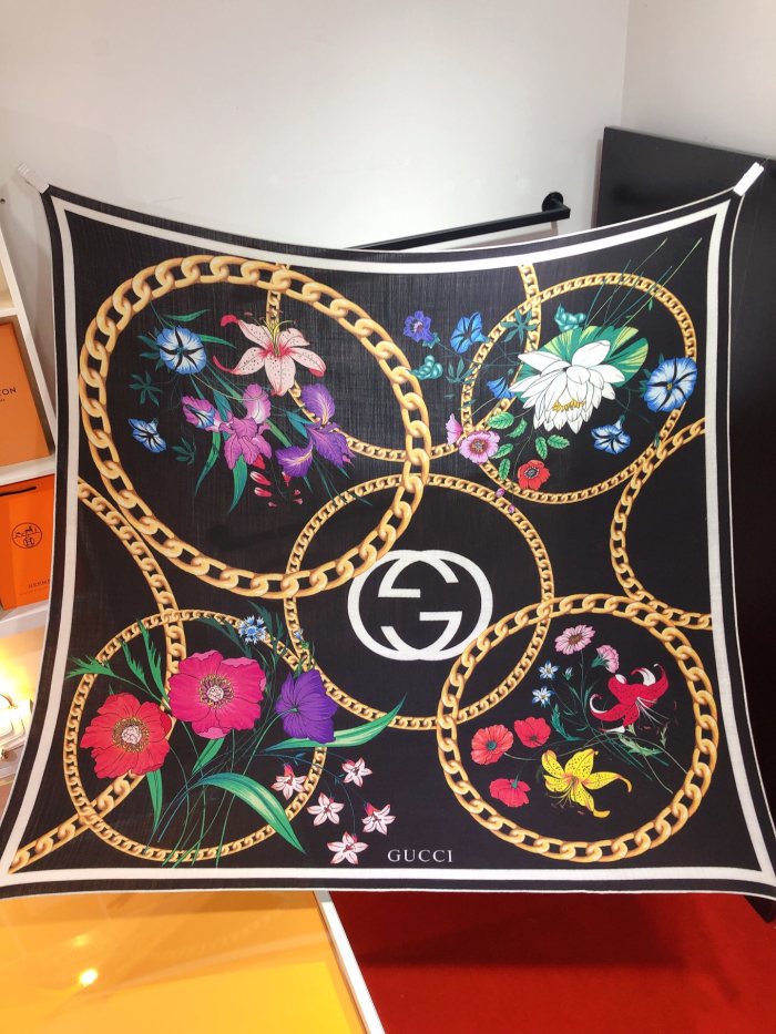 使い勝手良し Gucciグッチ コピーおすすめ ベルベットのスカーフが