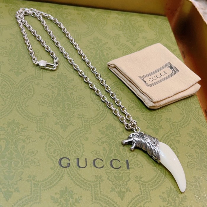一目惚れ♪ Gucciグッチ 激安偽物 ネックレス