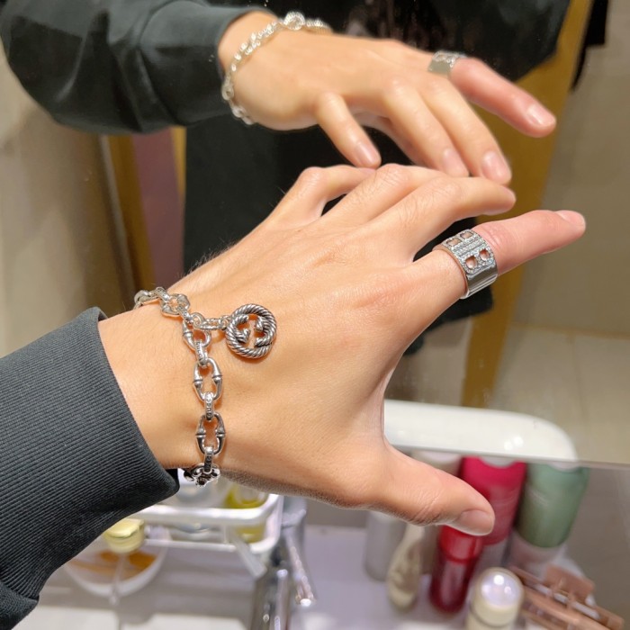日本未入荷 Gucciグッチ コピーおすすめ ブレスレット