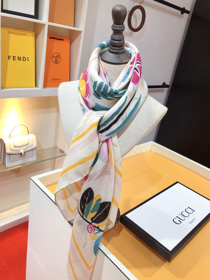 追跡付 Gucciグッチ スーパーコピー ベルベットのスカーフが