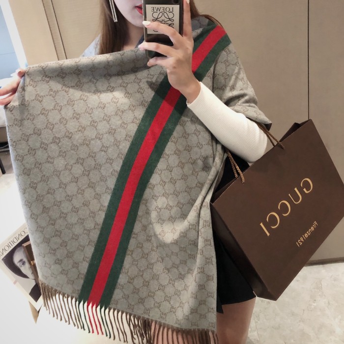大人気 Gucciグッチ 激安偽物 長須ジャカードマフラー