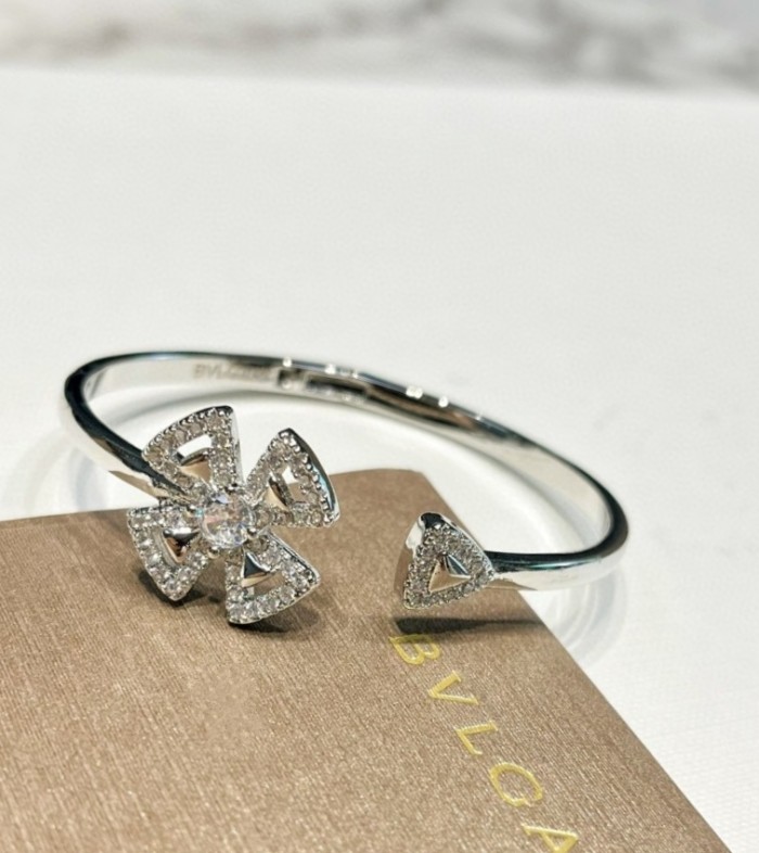 入手困難 BVLGARI ブルガリ コピー レディースブレスレット