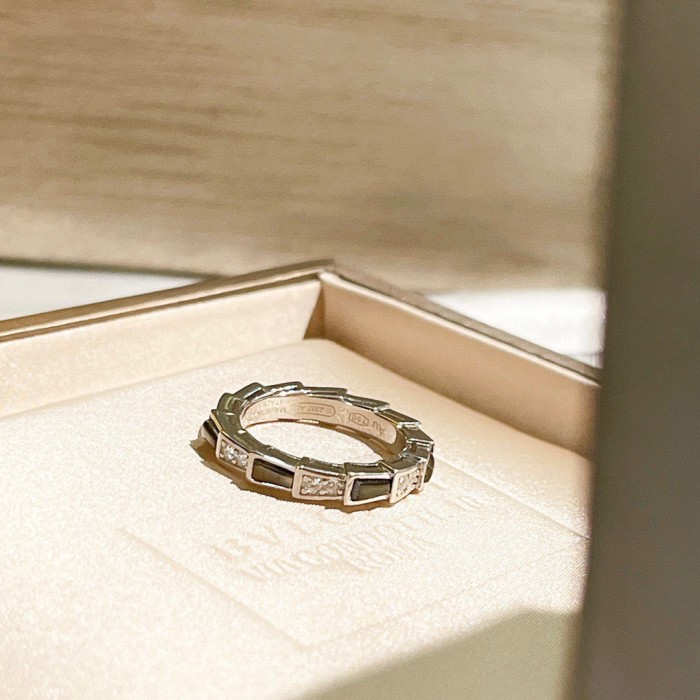 新作 BVLGARI ブルガリ 激安偽物 レディースリング