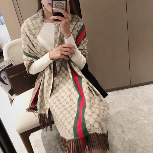 ★超人気 Gucciグッチ n級品長須ジャカードマフラー