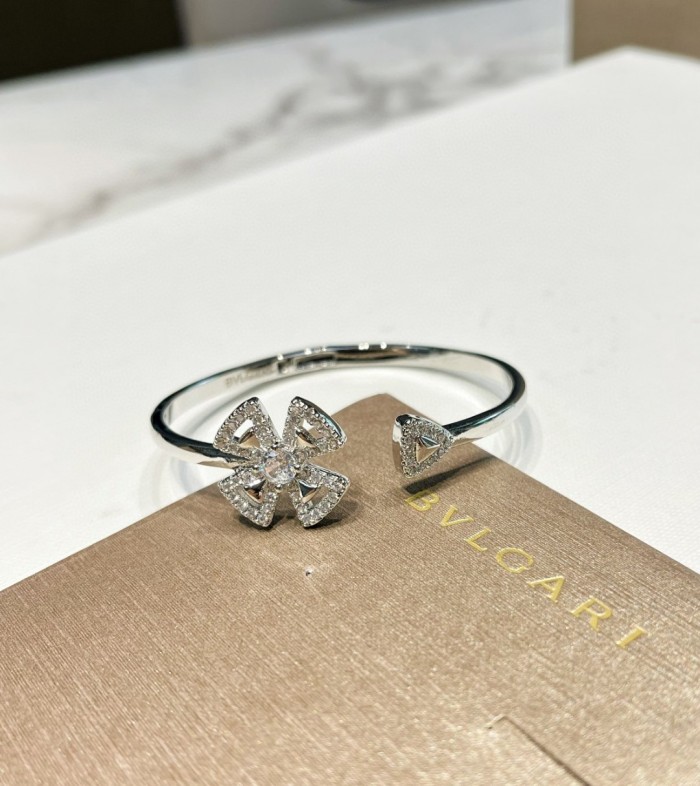 入手困難 BVLGARI ブルガリ コピー レディースブレスレット
