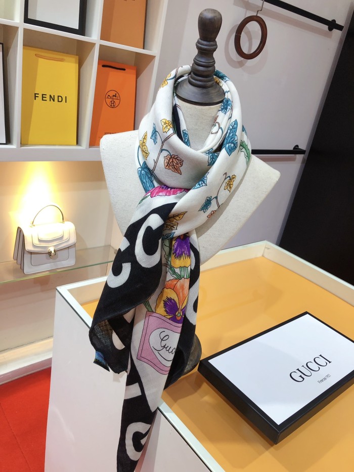 超話題! Gucciグッチ コピー ベルベットのスカーフが