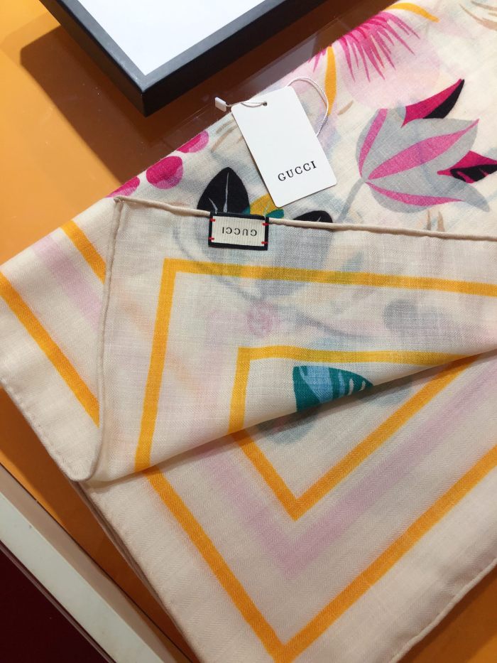追跡付 Gucciグッチ スーパーコピー ベルベットのスカーフが