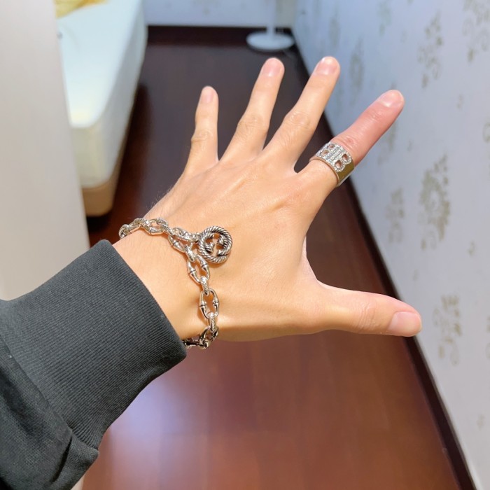 日本未入荷 Gucciグッチ コピーおすすめ ブレスレット