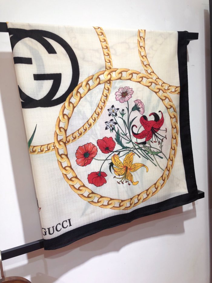 超奇跡の入荷☆ Gucciグッチ激安偽物 ベルベットのスカーフが