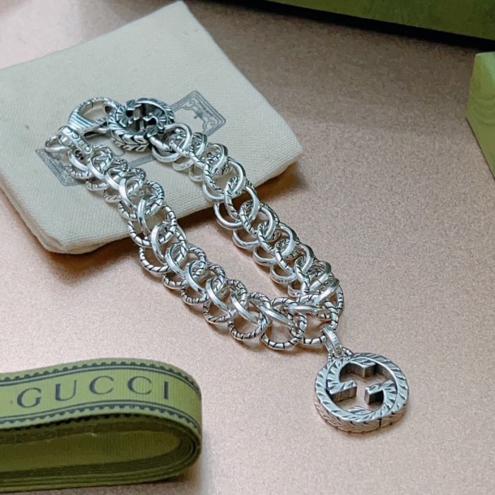 大人気 Gucciグッチ 激安偽物 ブレスレット