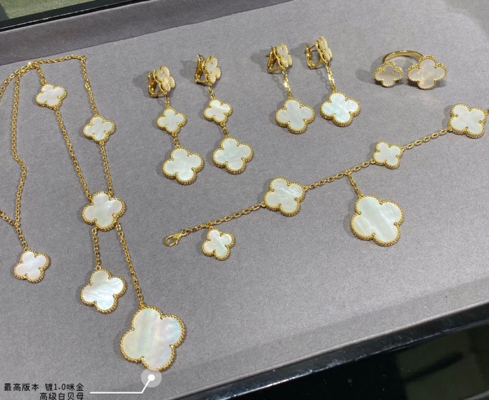 高品質 ヴァンクリーフ&アーペル スーパーコピー ネックレス