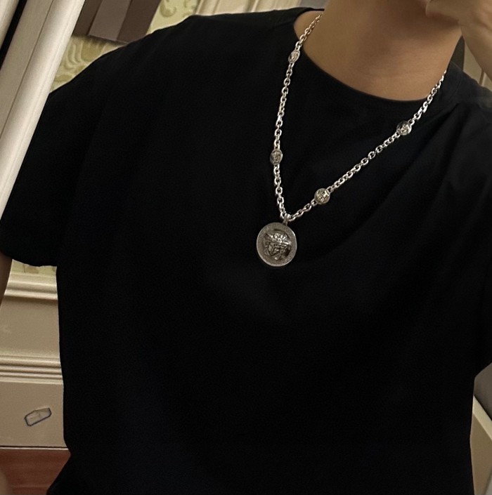 【話題商品！】Versace ヴェルサーチ 激安通販 ネックレス