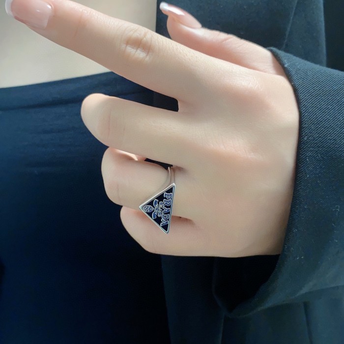 大人気 Prada プラダ コピー リング