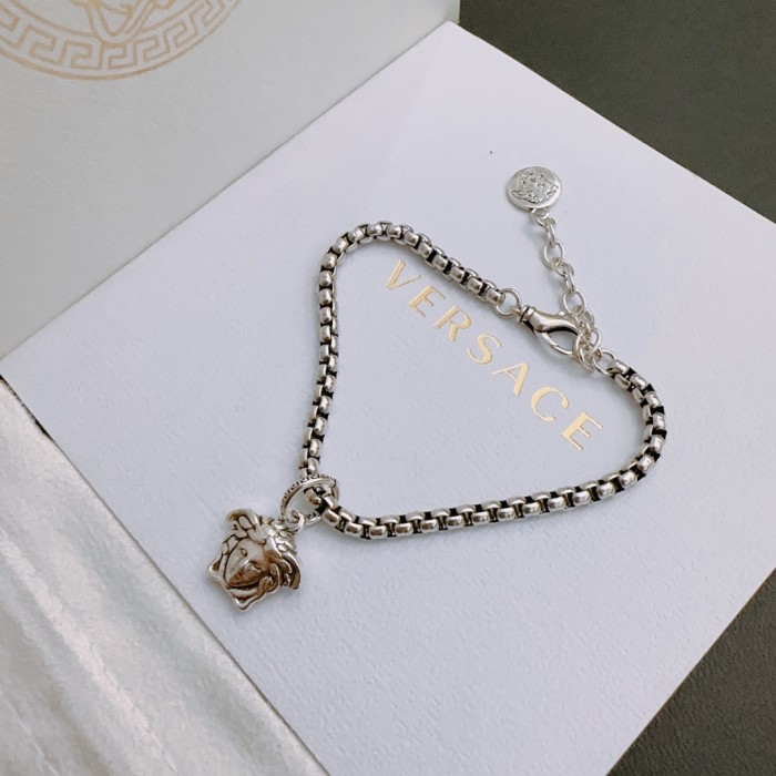 日本未入荷 Versace ヴェルサーチ n級品 ブレスレット