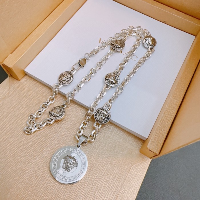 高品質 Versace ヴェルサーチ 激安通販 ネックレス