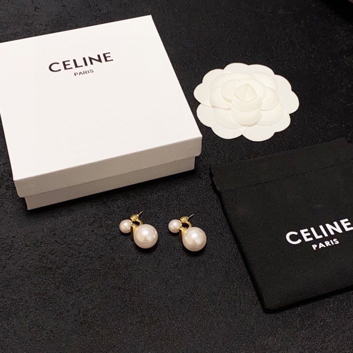 日本未入荷 Celineセリーヌ コピーおすすめ イアリング