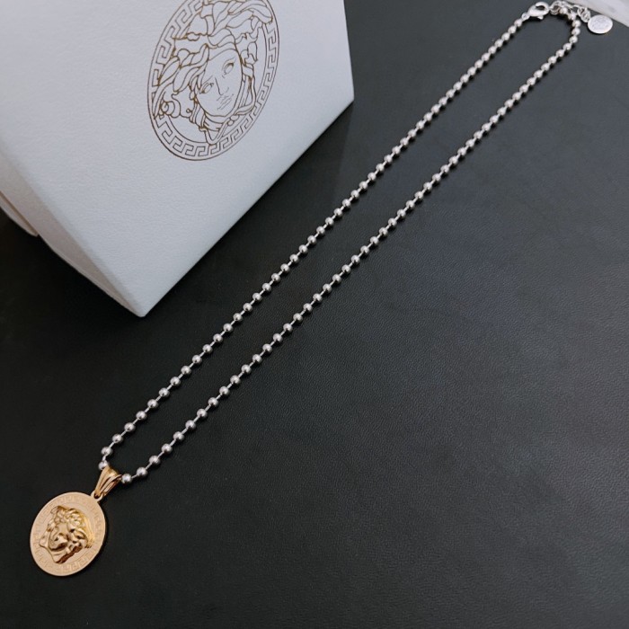 追跡付 Versace ヴェルサーチ コピーネックレス