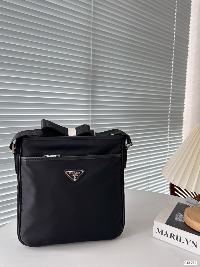 超奇跡の入荷☆ Pradaプラダ 激安偽物 レディースショルダーバック