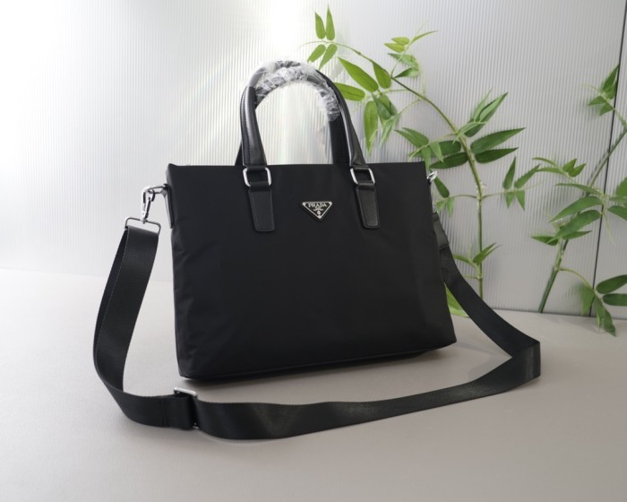 日本未入荷 Pradaプラダ コピー メンズショルダーバック